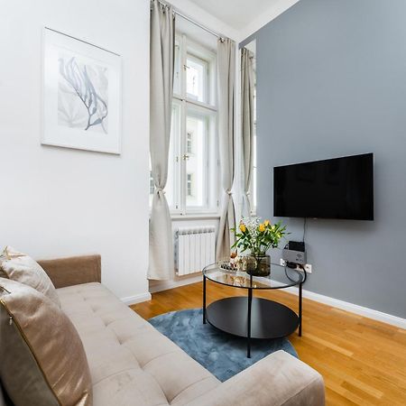 Anytime Holiday- Muzeum Apartments Prague Luaran gambar