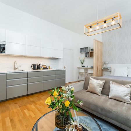 Anytime Holiday- Muzeum Apartments Prague Luaran gambar